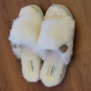 Fireside by Dearfoams Cairns Natural Shearling Easy On/Off slides slipper 9 NEW…